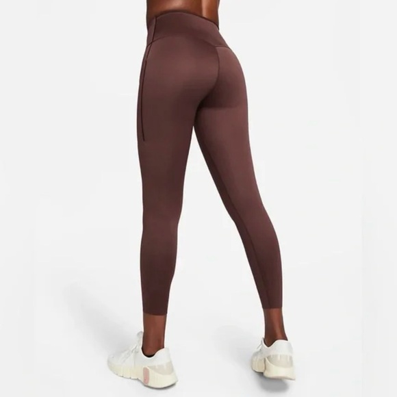 Women’s Nike Go high wasted 7/8 leggings with pockets earth/black - Picture 3 of 8